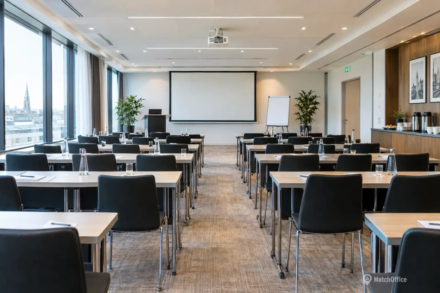Meeting room size & capacity guide: how much space per person you need
